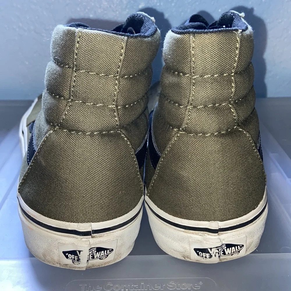 Vans - Picture 6 of 6